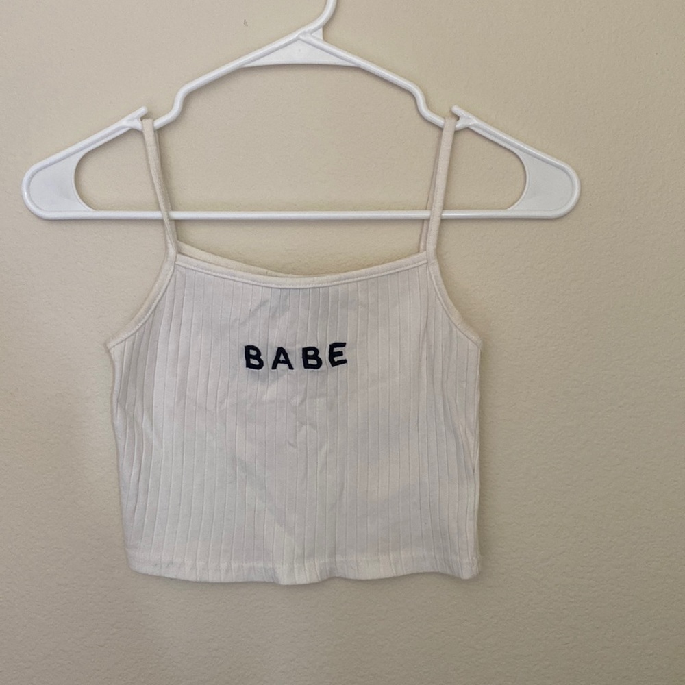 CROPPED BABE TANK